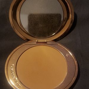 Charlotte Tilbury skin perfecting powder No 3